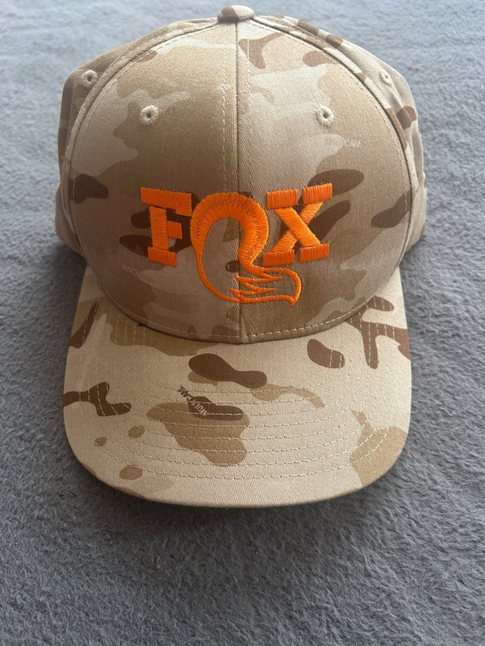 NWOT Men’s SnapBack Fox Camo Hat